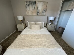 Wood Creek Apartments in Fort Wayne, IN - Building Photo - Building Photo