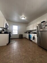 233 Charles St, Unit 3 in Cambridge, MA - Building Photo - Building Photo