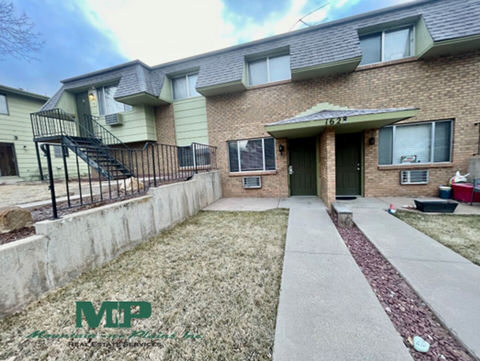 1628 Azalea Dr in Fort Collins, CO - Foto de edificio