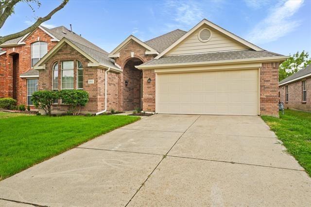 property at 2512 Travis Dr