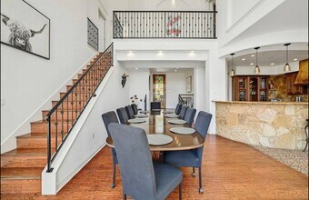 3711 Highland Dr in Austin, TX - Building Photo - Building Photo