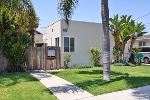 4788 W Mountain View Dr in San Diego, CA - Building Photo