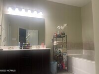 905 Courthouse Xing photo'