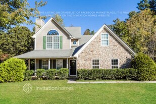 143 Stonehenge Dr in Dallas, GA - Building Photo