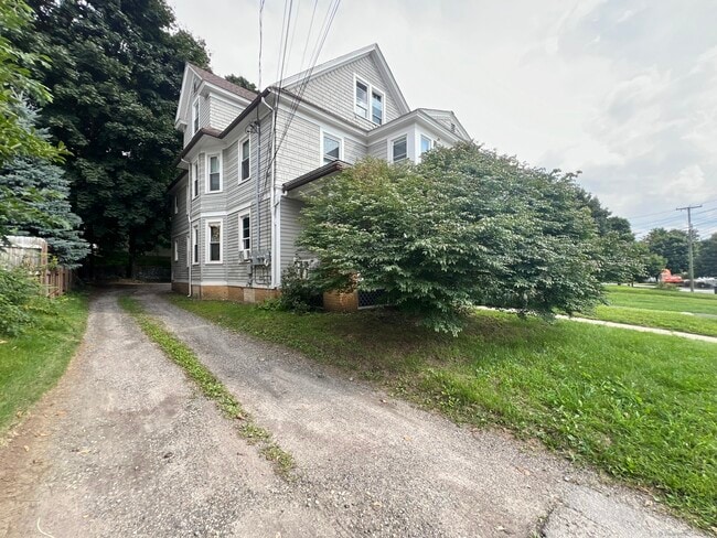 334 Brightwood Ave in Torrington, CT - Building Photo - Building Photo