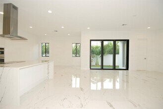 1445 SW 23rd Ct in Fort Lauderdale, FL - Building Photo - Building Photo