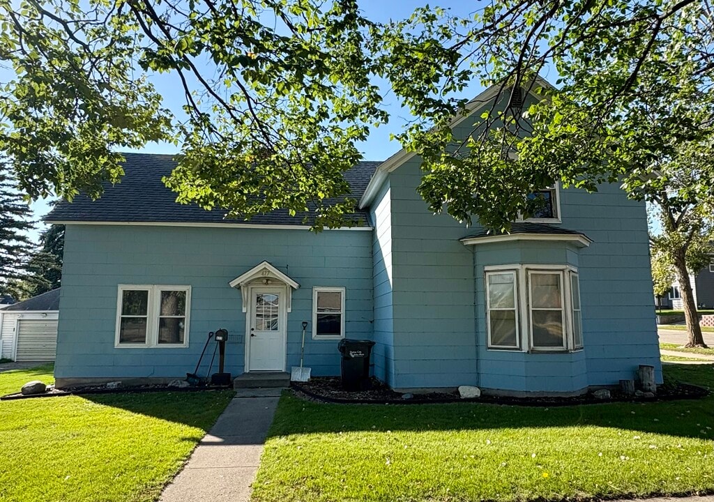477 3rd Ave NE, Unit 477 3rd Ave NE in Valley City, ND - Building Photo