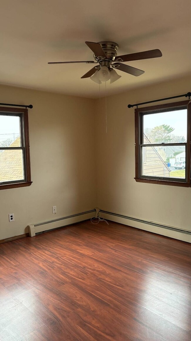 182 Jerusalem Ave in Levittown, NY - Building Photo - Building Photo