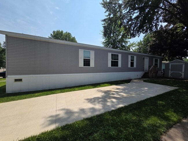 property at 5 Mary Dr