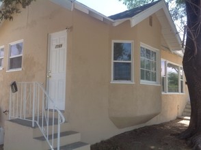 3159 1st St in Riverside, CA - Foto de edificio - Building Photo