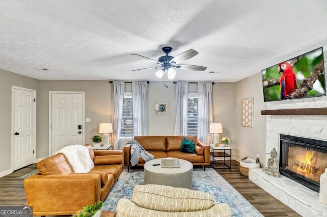 3017 Valley View Dr in Powder Springs, GA - Building Photo - Building Photo