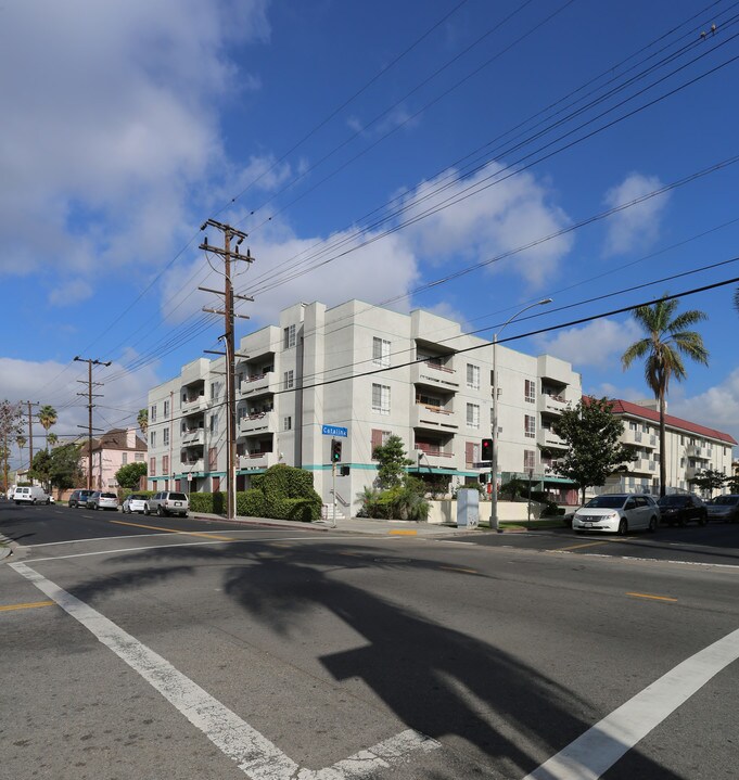 Catalina Apartments in Los Angeles, CA - Building Photo