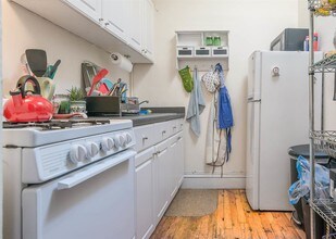 66 10th St-Unit -3 in Hoboken, NJ - Building Photo - Building Photo