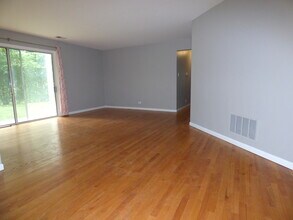 1333 E Evergreen Dr in Palatine, IL - Building Photo - Building Photo
