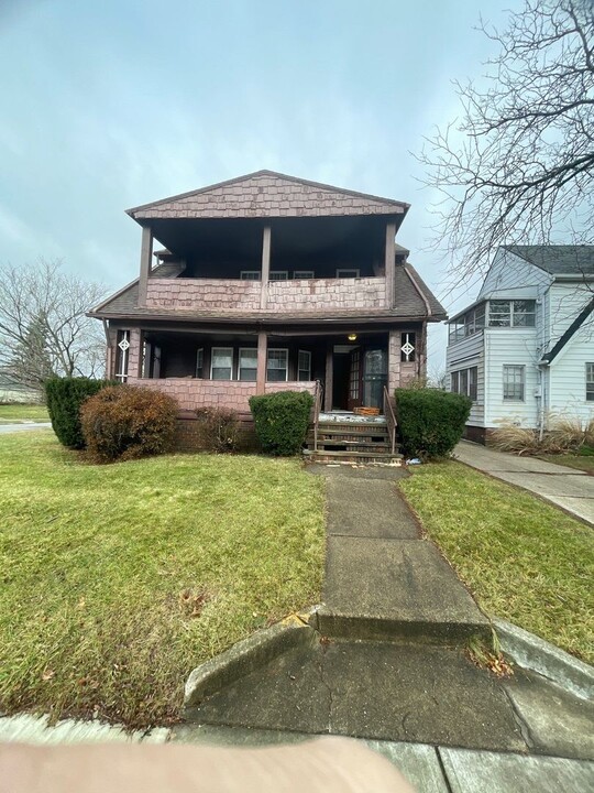 17809-17811 Neff Rd in Cleveland, OH - Building Photo