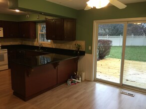 304 Emily Cir in O'Fallon, IL - Building Photo - Building Photo
