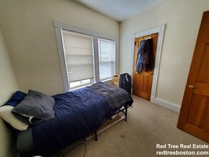 145 Centre St, Unit 1 in Boston, MA - Building Photo - Building Photo