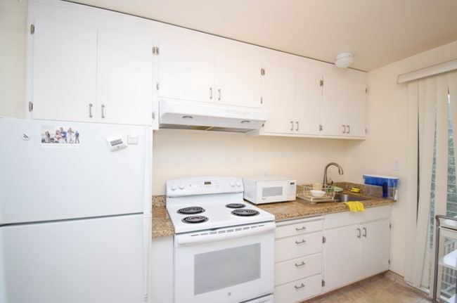 1716 Rose St, Unit CH B in Berkeley, CA - Foto de edificio - Building Photo