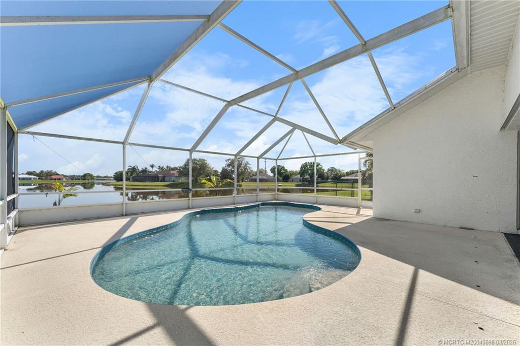 347 SW Panther Trce in Port St. Lucie, FL - Building Photo