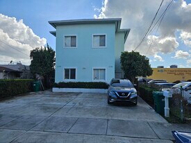 2178 NW 47th St in Miami, FL - Building Photo