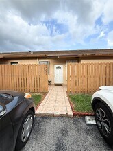 19231 NW 67th Pl in Hialeah, FL - Building Photo - Building Photo