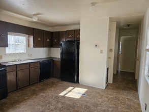 413 Miller St in White Oak, TX - Foto de edificio - Building Photo