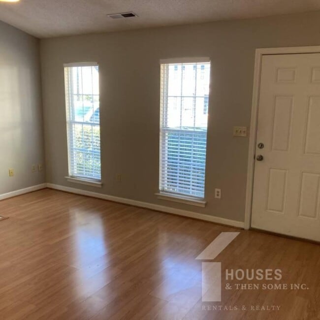 5 Sandy Point Ct in Simpsonville, SC - Building Photo - Building Photo