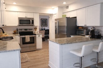 7447 Hawkins Rd in Sarasota, FL - Building Photo - Building Photo