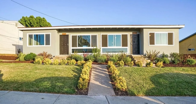 property at 4725 Iroquois Ave