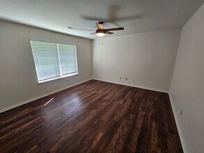 1309 E Amber Dr in Fayetteville, AR - Building Photo - Building Photo