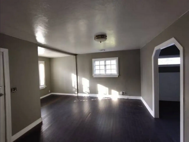3208 N Shartel Ave in Oklahoma City, OK - Foto de edificio - Building Photo