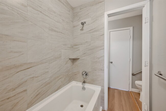 2446 Mayview Dr in Houston, TX - Building Photo - Building Photo