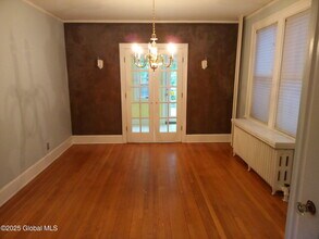 31 Woodlawn Ave in Albany, NY - Building Photo - Building Photo