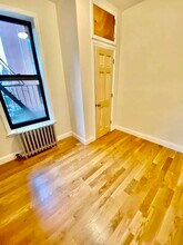 321 E 85th St in New York, NY - Foto de edificio - Building Photo