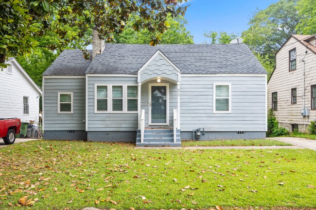 property at 825 Erin Ave SW
