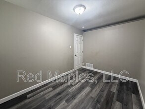 10877 Spring Garden Dr in St. Louis, MO - Building Photo - Building Photo
