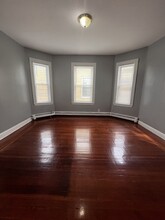 36 Irma St in Boston, MA - Foto de edificio - Building Photo
