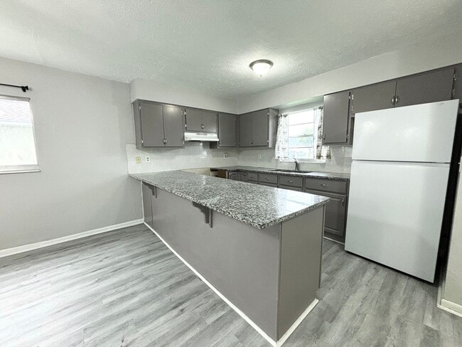 1718-1720 SW Santa Barbara Pl in Cape Coral, FL - Building Photo - Building Photo