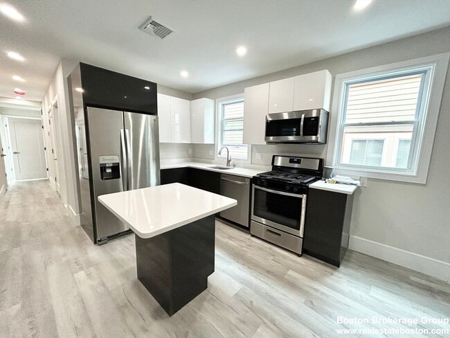 property at 23 Mt Vernon St