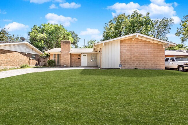 property at 2936 Sundial Dr