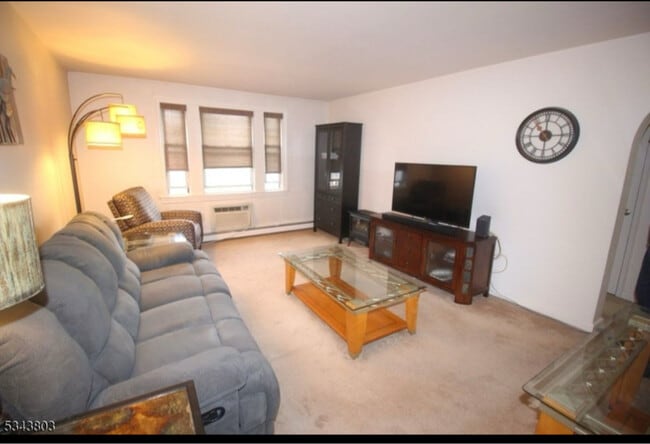 963 E Front St in Plainfield, NJ - Building Photo - Building Photo