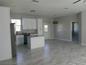 836 Hanover Ave in Sebring, FL - Foto de edificio - Building Photo