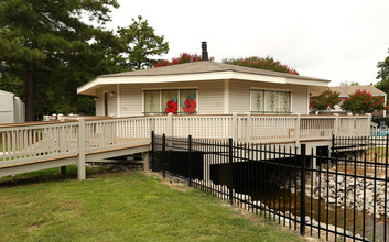 Colonial Pointe Apartments in Columbia, SC - Building Photo - Building Photo