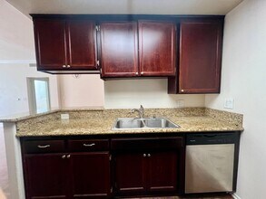 1337 S Bundy Dr in Los Angeles, CA - Building Photo - Building Photo