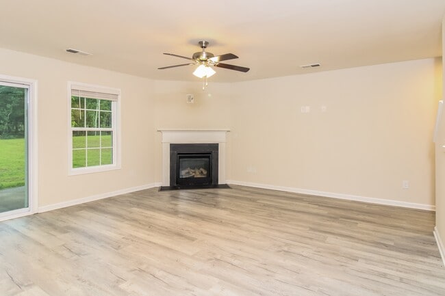 119 Woodcote Dr in Gaston, SC - Building Photo - Building Photo