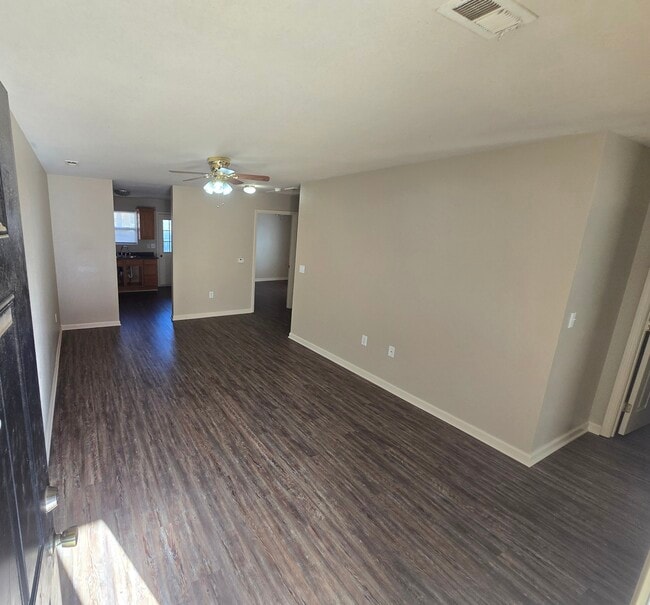 526 N Cedar St in Ottawa, KS - Building Photo - Building Photo