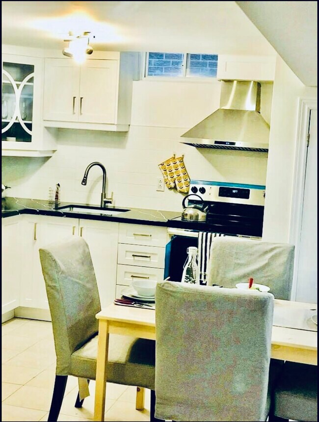 289 Laurentian Av in Mississauga, ON - Building Photo - Building Photo