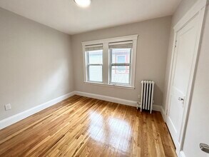122 Hillside St, Unit 2 in Boston, MA - Building Photo - Building Photo