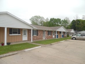 Riverbend Apartments in Middlebury, IN - Building Photo - Building Photo