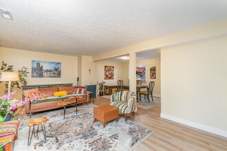 1632 Shady Cove Ln in Florence, KY - Building Photo - Building Photo